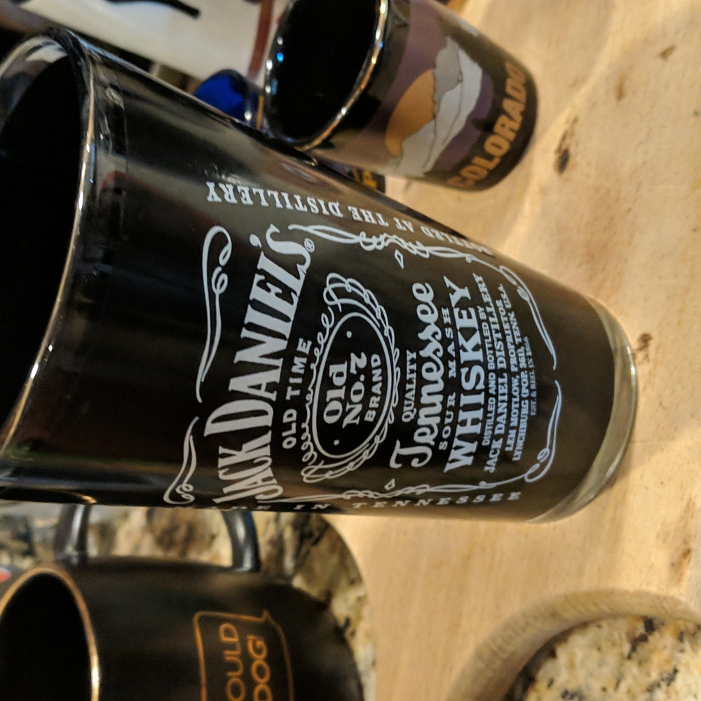 Nwot Jack Daniels Bundle Includes Pint Glass & Jd… - image 2